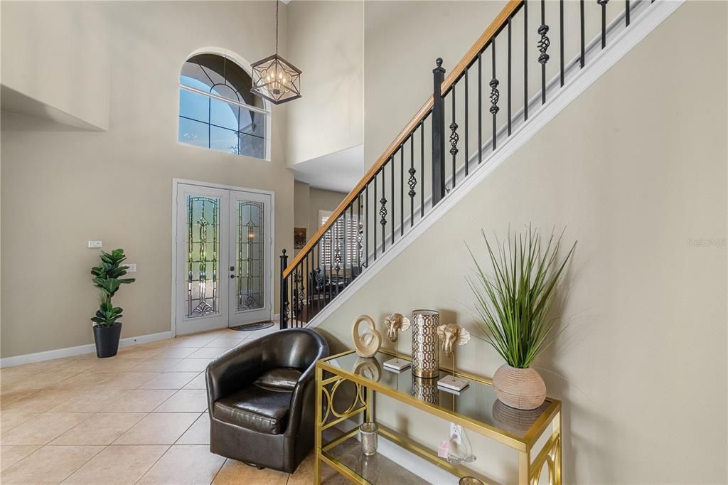 Под контрактом: $934,900 (4 спален, 3 ванн, 3938 Квадратных фут)