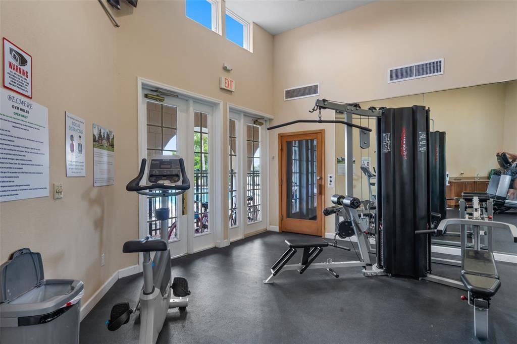 Под контрактом: $934,900 (4 спален, 3 ванн, 3938 Квадратных фут)