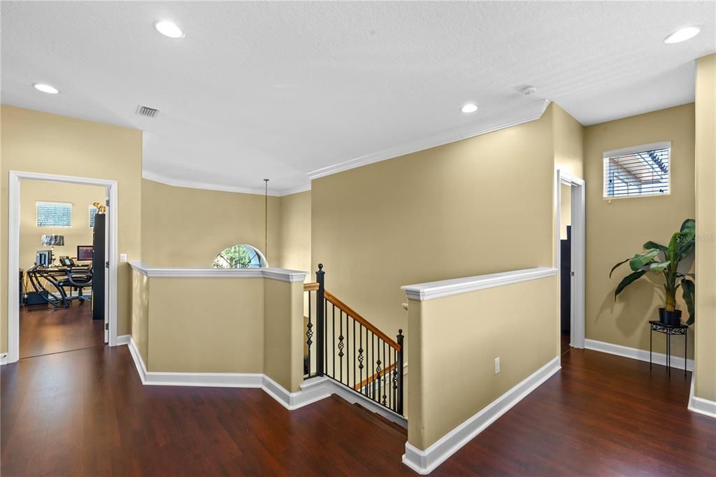 Под контрактом: $934,900 (4 спален, 3 ванн, 3938 Квадратных фут)