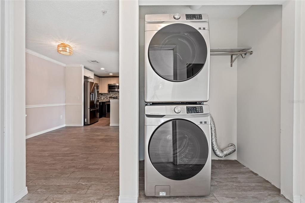 For Sale: $194,920 (2 beds, 1 baths, 871 Square Feet)