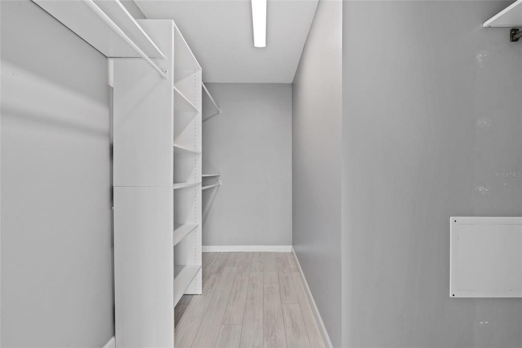 For Sale: $194,920 (2 beds, 1 baths, 871 Square Feet)