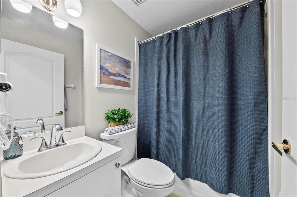 For Rent: $4,200 (2 beds, 2 baths, 1324 Square Feet)