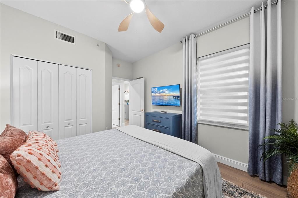 For Rent: $4,200 (2 beds, 2 baths, 1324 Square Feet)