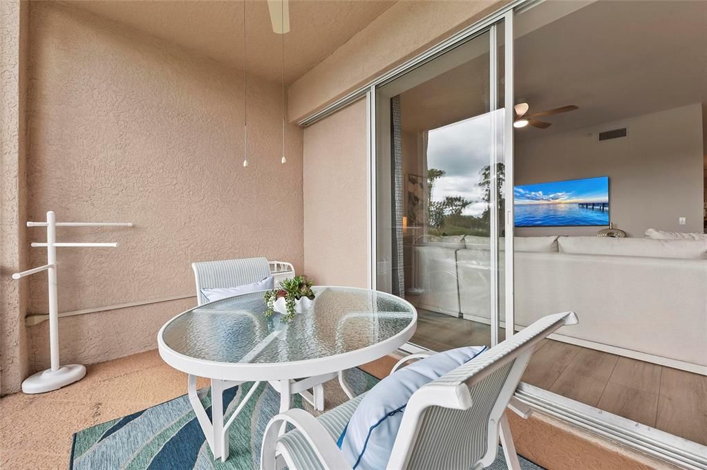 For Rent: $4,200 (2 beds, 2 baths, 1324 Square Feet)