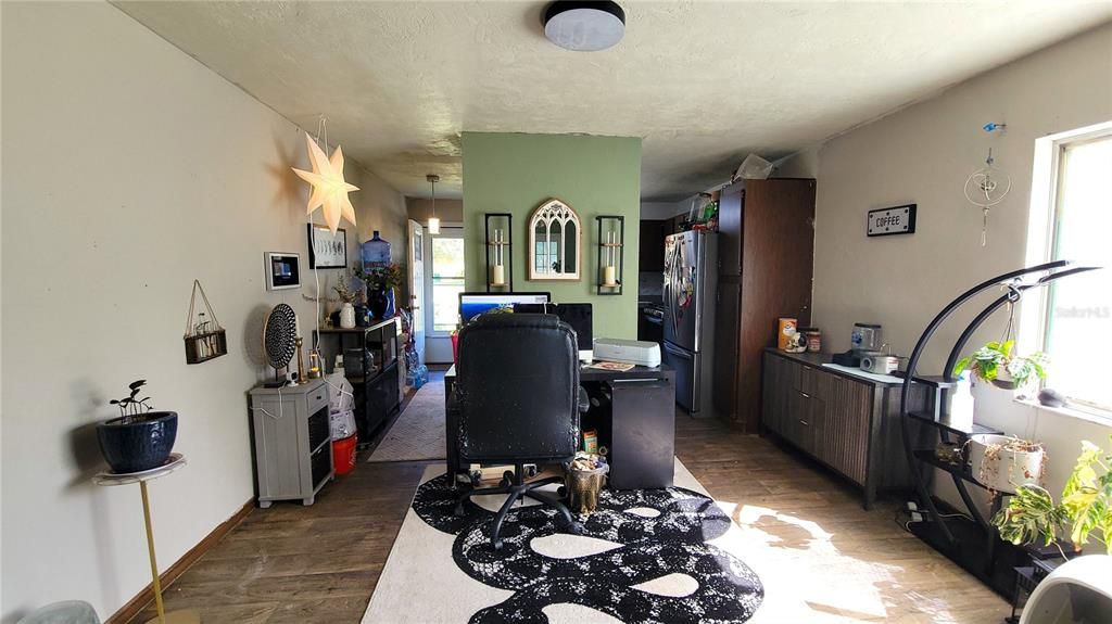 待售: $170,000 (2 贝兹, 1 浴室, 1120 平方英尺)