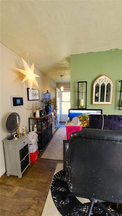 待售: $170,000 (2 贝兹, 1 浴室, 1120 平方英尺)