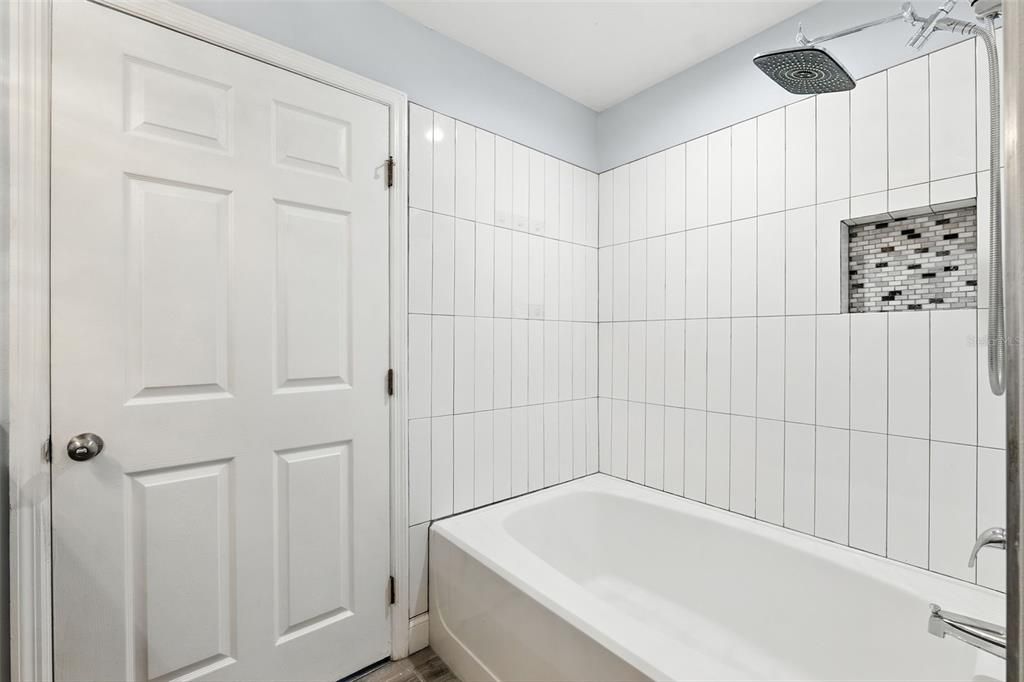 Activo con contrato: $219,000 (1 camas, 1 baños, 1132 Pies cuadrados)