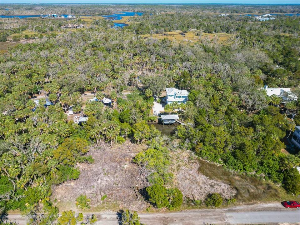 На продажу: $69,900 (0.17 acres)