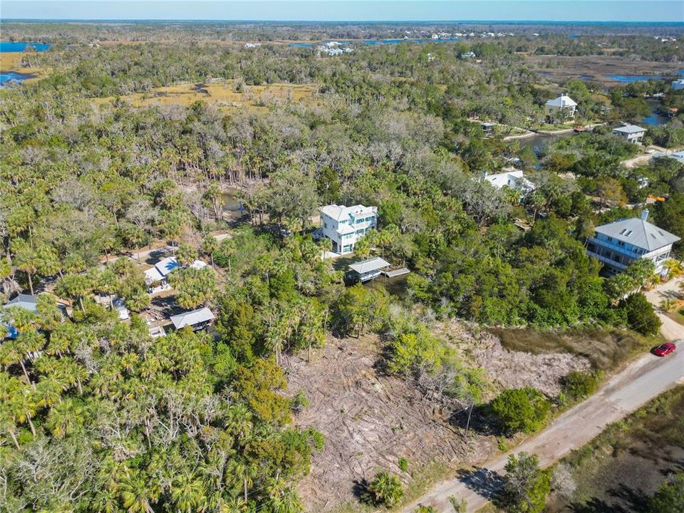 На продажу: $69,900 (0.17 acres)