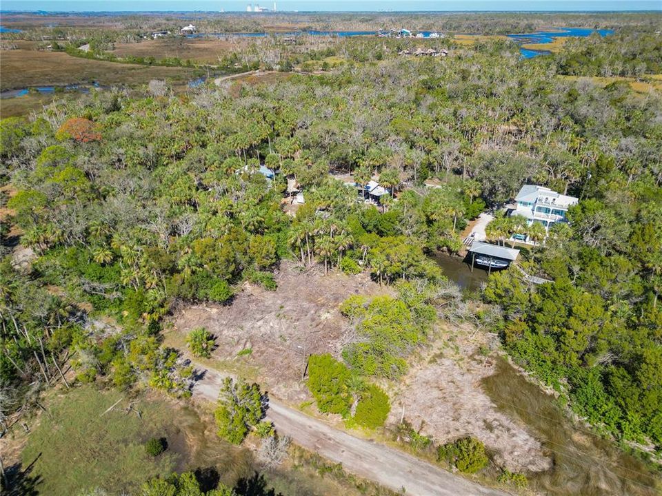 На продажу: $69,900 (0.17 acres)