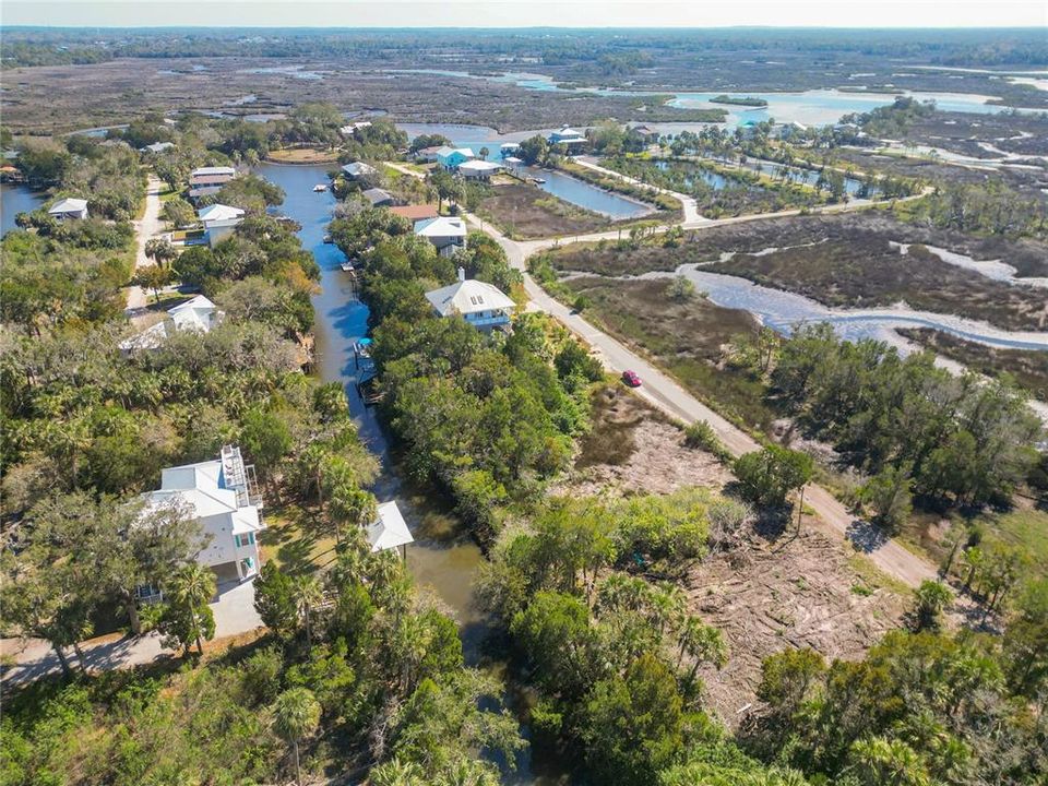 На продажу: $69,900 (0.17 acres)