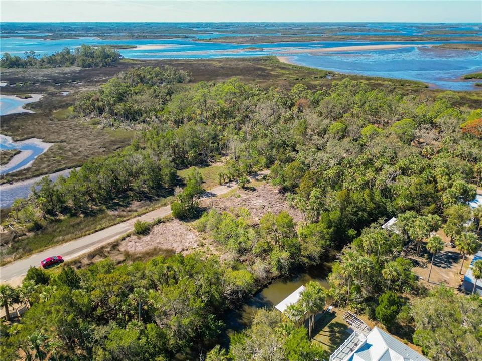 На продажу: $69,900 (0.17 acres)