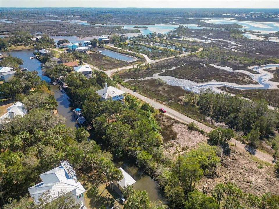 На продажу: $69,900 (0.17 acres)