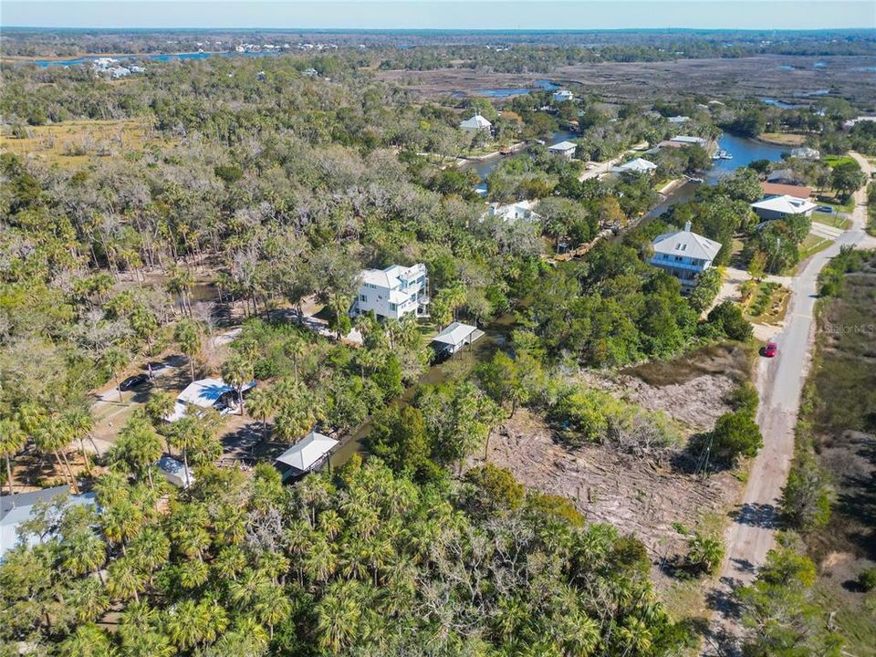 На продажу: $69,900 (0.17 acres)