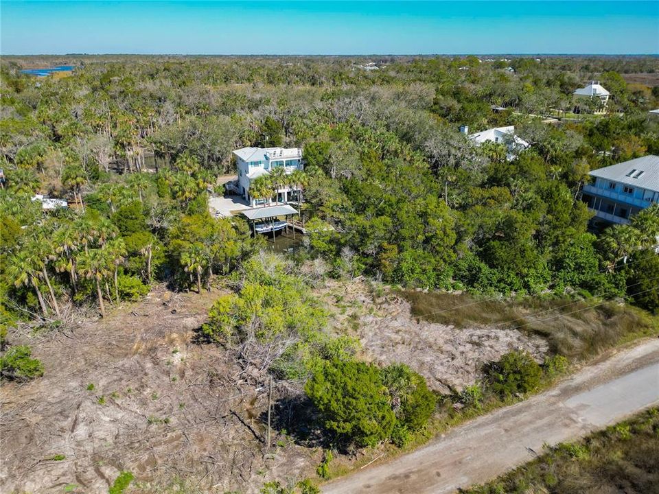 На продажу: $69,900 (0.17 acres)