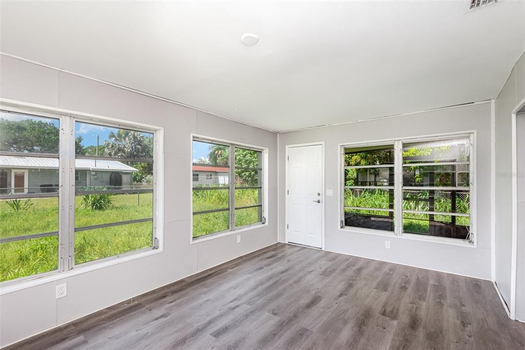 En Venta: $240,000 (3 camas, 1 baños, 1008 Pies cuadrados)