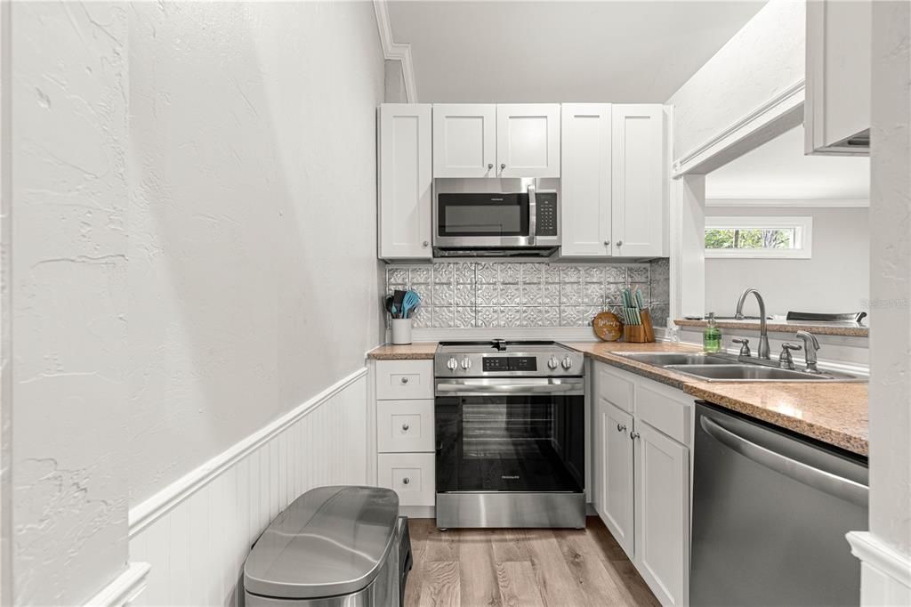 На продажу: $399,900 (3 спален, 2 ванн, 1144 Квадратных фут)