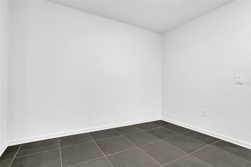 For Rent: $2,250 (5 beds, 2 baths, 2210 Square Feet)