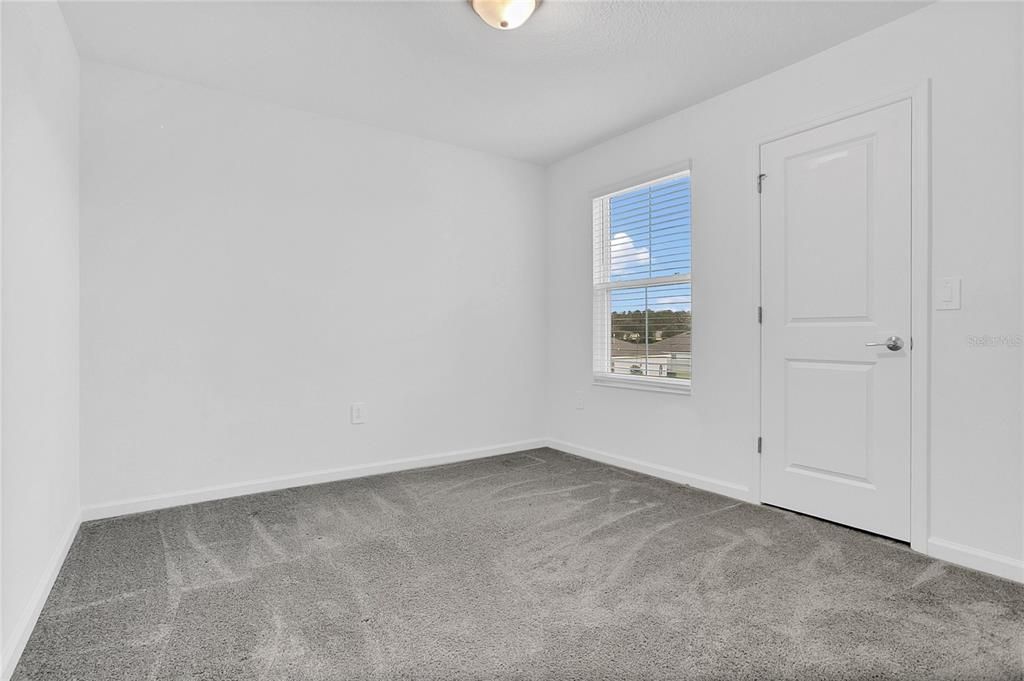 For Rent: $2,250 (5 beds, 2 baths, 2210 Square Feet)