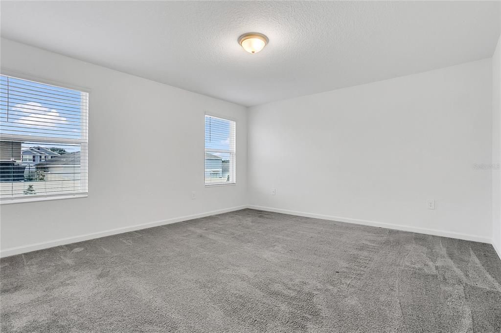 For Rent: $2,250 (5 beds, 2 baths, 2210 Square Feet)