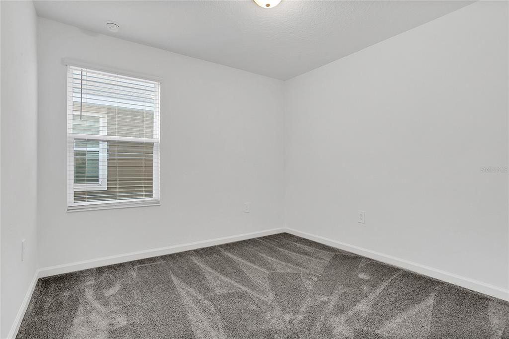 For Rent: $2,250 (5 beds, 2 baths, 2210 Square Feet)