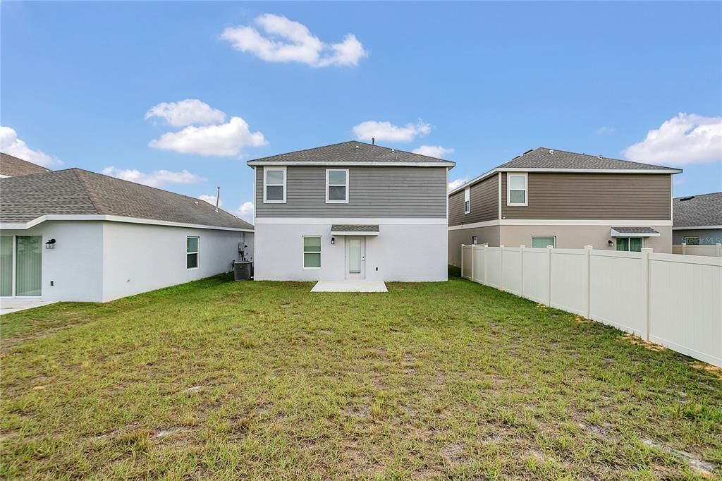 For Rent: $2,250 (5 beds, 2 baths, 2210 Square Feet)