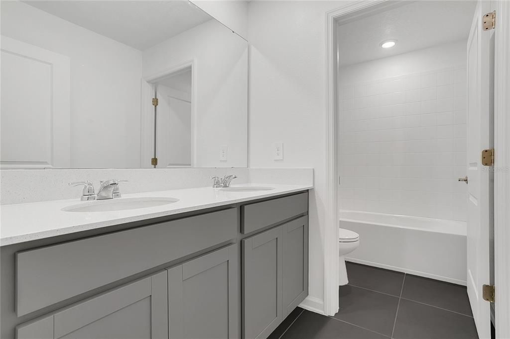 For Rent: $2,250 (5 beds, 2 baths, 2210 Square Feet)