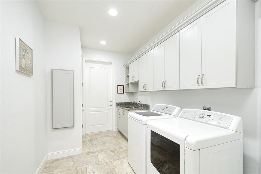 待售: $980,000 (3 贝兹, 2 浴室, 3128 平方英尺)