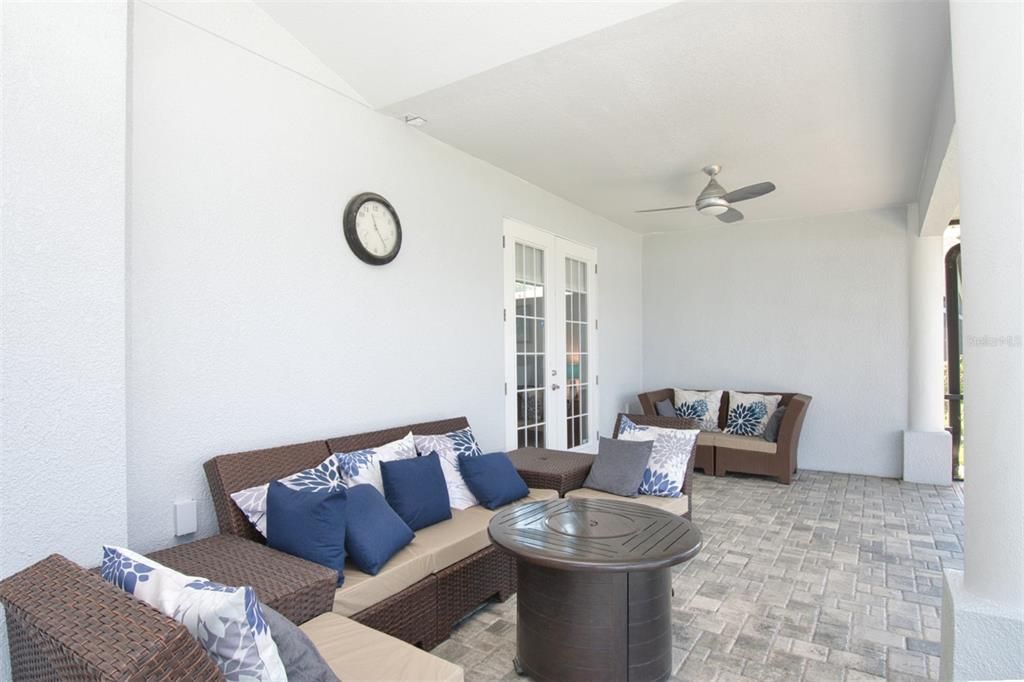 待售: $980,000 (3 贝兹, 2 浴室, 3128 平方英尺)