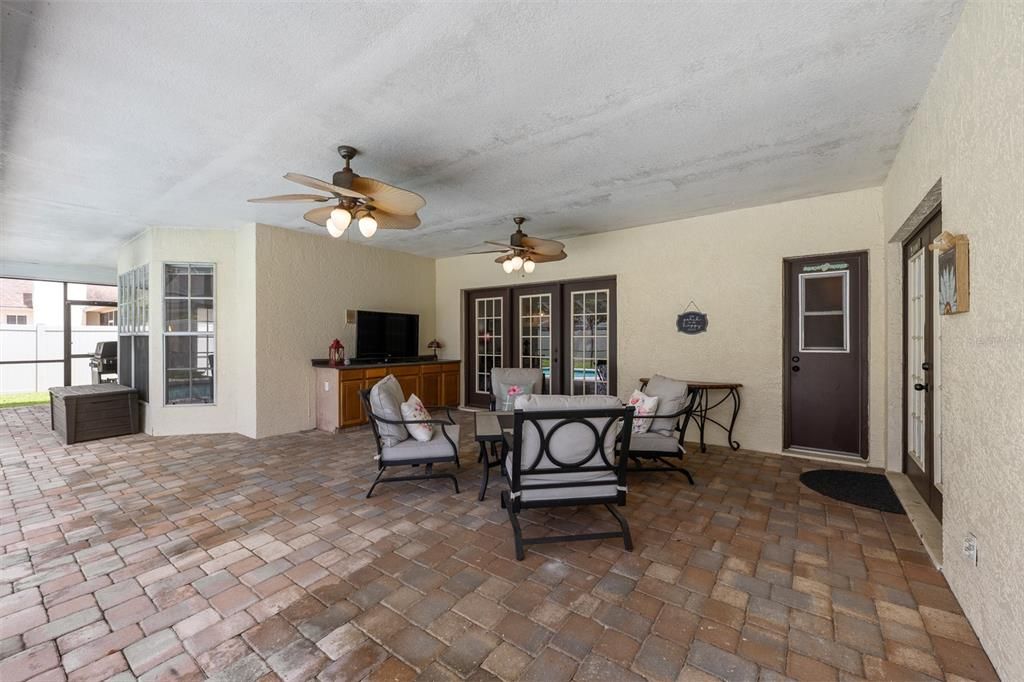 Active With Contract: $659,900 (4 beds, 3 baths, 2491 Square Feet)