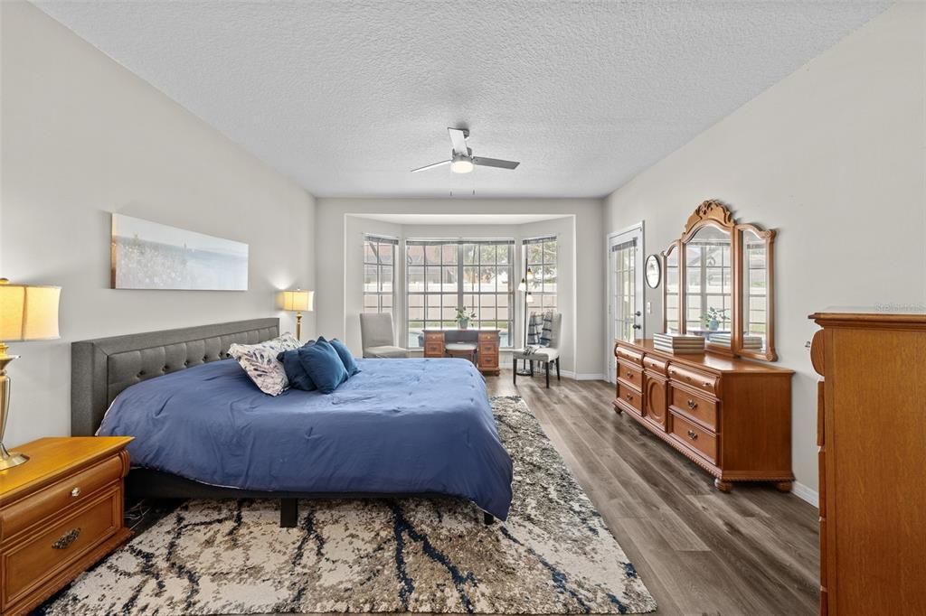 Active With Contract: $659,900 (4 beds, 3 baths, 2491 Square Feet)