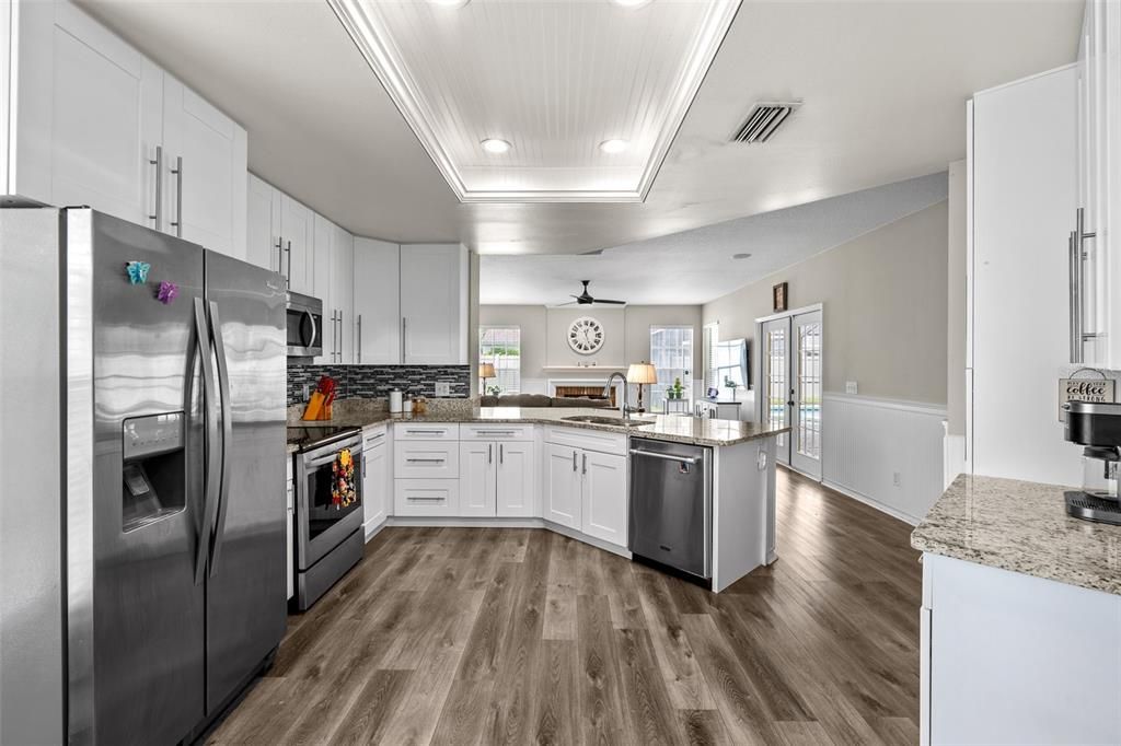 Active With Contract: $659,900 (4 beds, 3 baths, 2491 Square Feet)