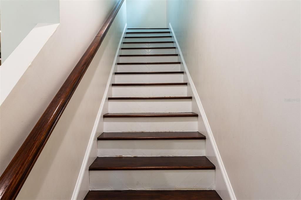 Activo con contrato: $439,000 (4 camas, 2 baños, 1829 Pies cuadrados)