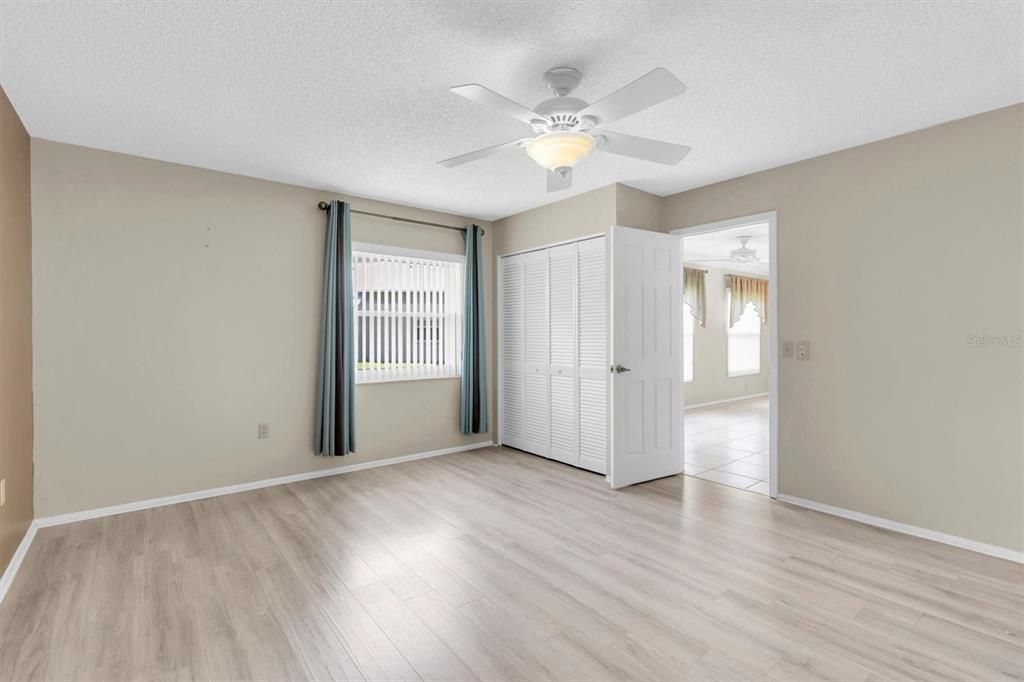 En Venta: $159,900 (2 camas, 2 baños, 1135 Pies cuadrados)