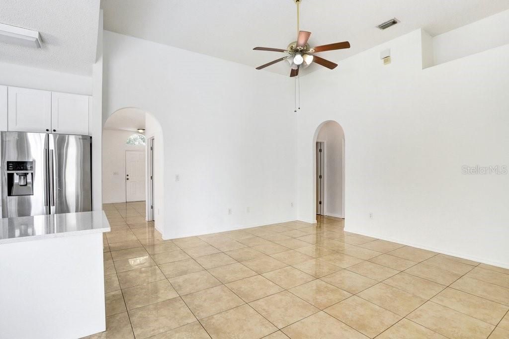 出租: $2,250 (3 贝兹, 2 浴室, 1590 平方英尺)