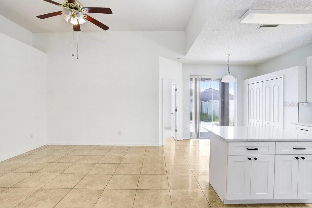 出租: $2,250 (3 贝兹, 2 浴室, 1590 平方英尺)