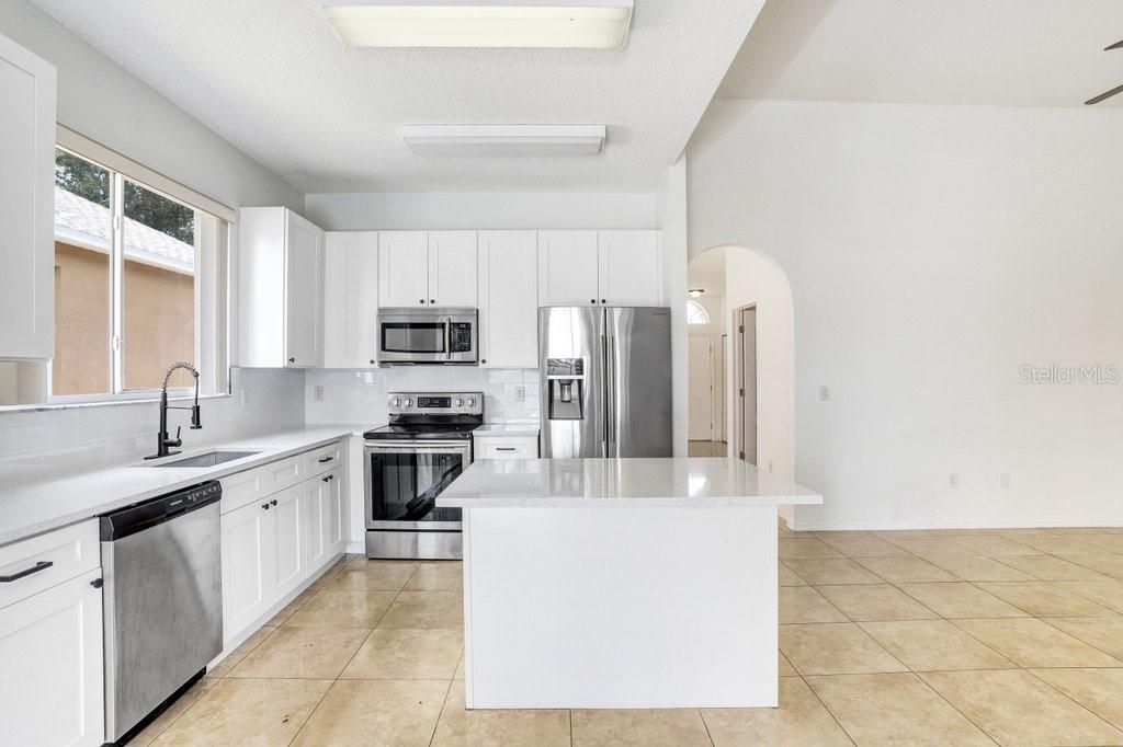 出租: $2,250 (3 贝兹, 2 浴室, 1590 平方英尺)