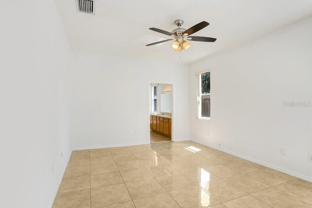 出租: $2,250 (3 贝兹, 2 浴室, 1590 平方英尺)