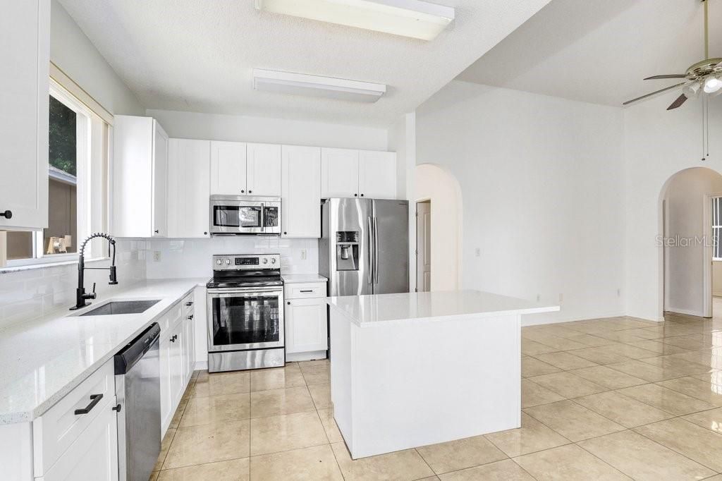 出租: $2,250 (3 贝兹, 2 浴室, 1590 平方英尺)