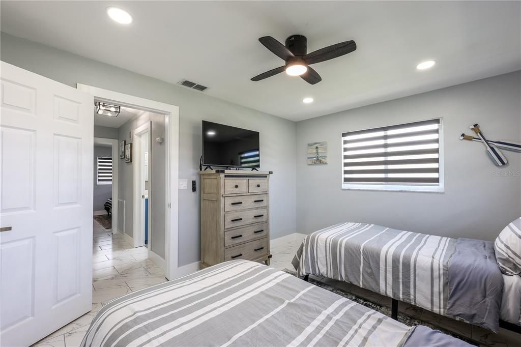 For Sale: $727,300 (3 beds, 2 baths, 1370 Square Feet)