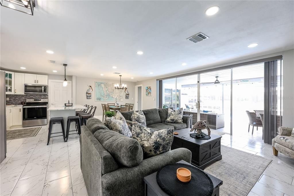 For Sale: $727,300 (3 beds, 2 baths, 1370 Square Feet)