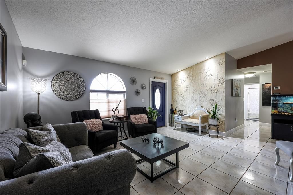 For Sale: $727,300 (3 beds, 2 baths, 1370 Square Feet)