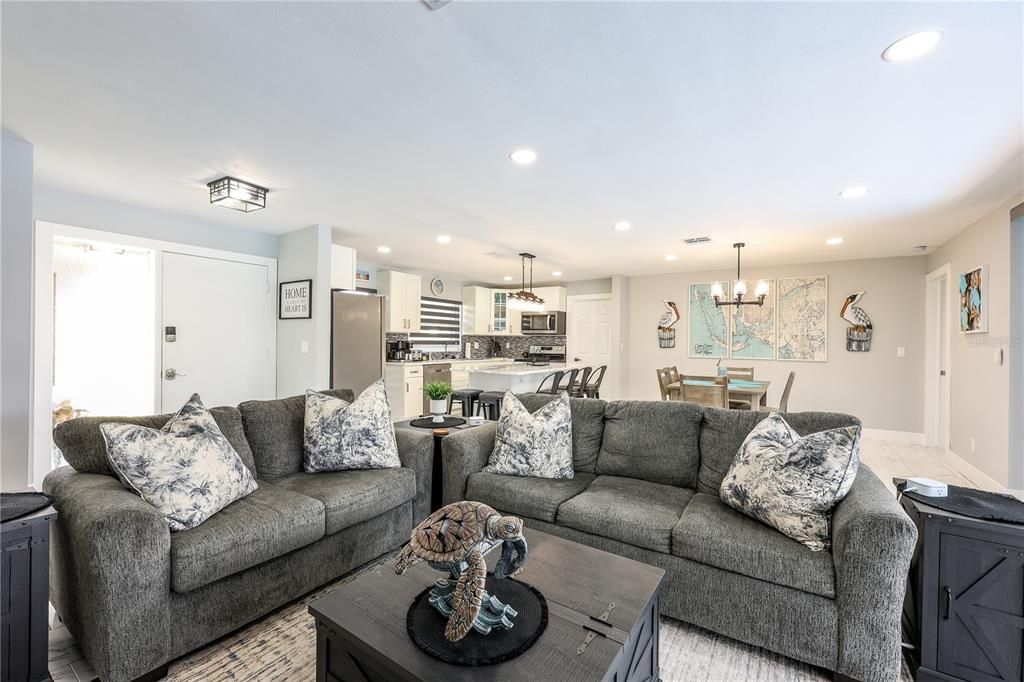 For Sale: $727,300 (3 beds, 2 baths, 1370 Square Feet)