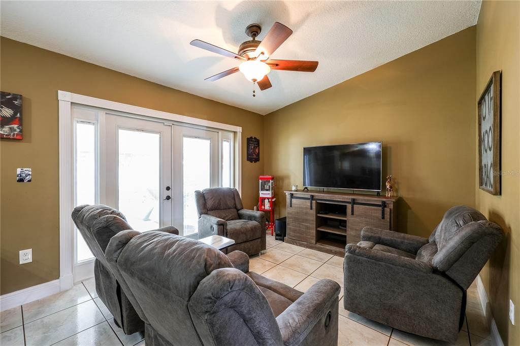 For Sale: $727,300 (3 beds, 2 baths, 1370 Square Feet)