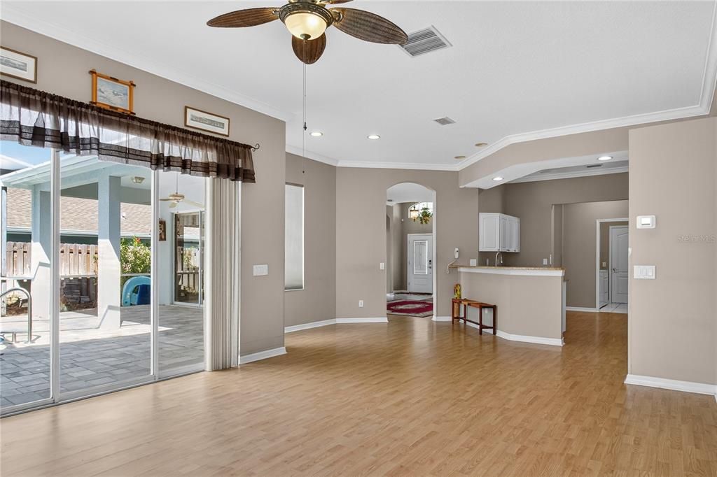 Active With Contract: $639,900 (4 beds, 3 baths, 2133 Square Feet)