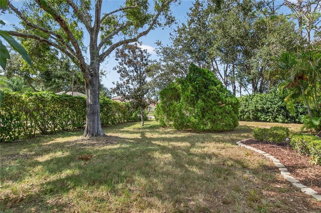 Active With Contract: $639,900 (4 beds, 3 baths, 2133 Square Feet)