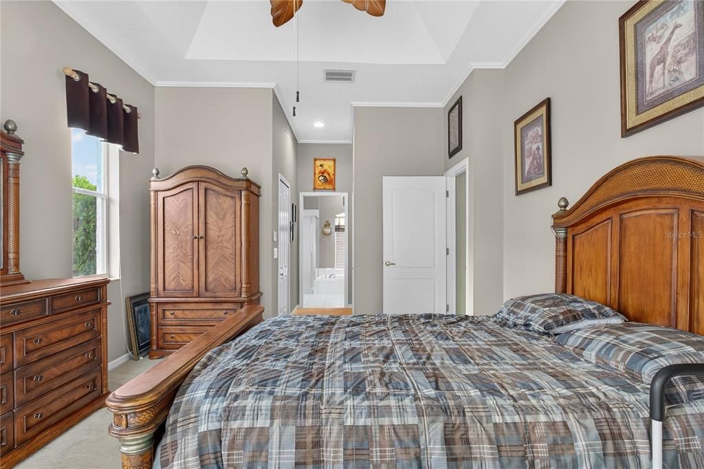 Active With Contract: $639,900 (4 beds, 3 baths, 2133 Square Feet)