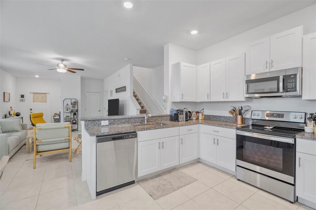 На продажу: $305,000 (2 спален, 2 ванн, 1541 Квадратных фут)