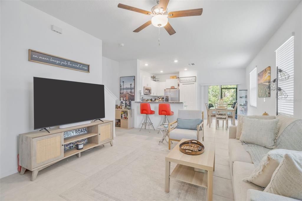 На продажу: $305,000 (2 спален, 2 ванн, 1541 Квадратных фут)