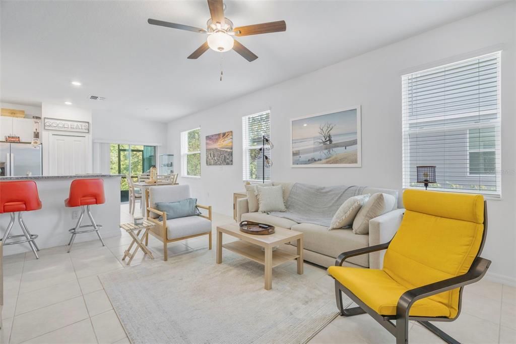 На продажу: $305,000 (2 спален, 2 ванн, 1541 Квадратных фут)